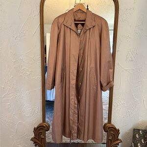 Vintage “British Mist” Tan Trench Coat 70”s-90’s